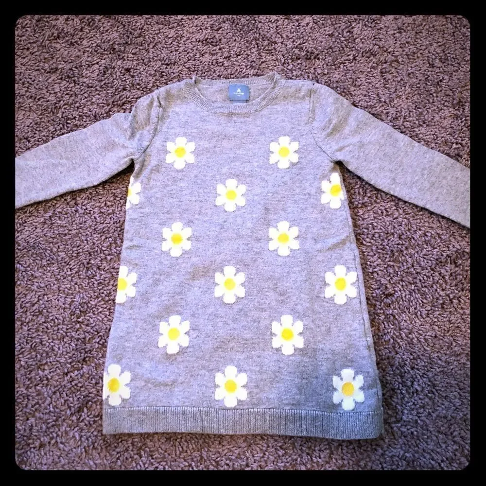 GAP adorable daisy sweater dress 18-24mo excellent